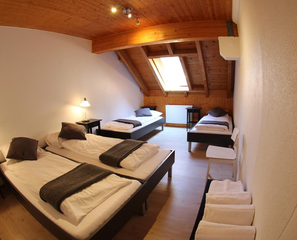 La Pierre A Catillon Moleson 部屋 写真